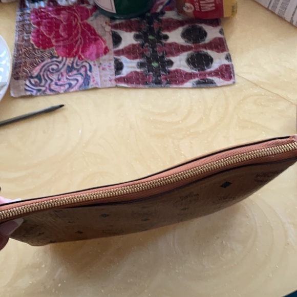 MCM Medium Liz Shopper Tote (W/POUCH AND DUSTBAG) - Picture 14 of 16